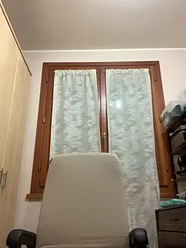 vanda26hot online show from April 14, 2026, 4:50 am