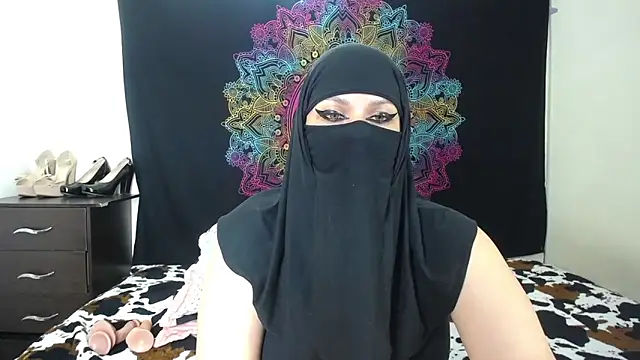 Snapshot of evelyn__salah chatting on December 2, 2025, 10:33 pm evelyn salah online show from December 2, 2025, 10:33 pm