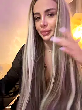 Snapshot of AshleySinn chatting on October 7, 2025, 8:32 pm AshleySinn online show from October 7, 2025, 8:32 pm