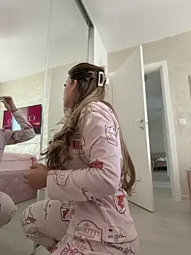 AshleySinn online show from March 10, 2026, 8:29 am