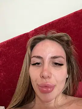 Snapshot of AshleySinn chatting on February 25, 2025, 2:04 pm AshleySinn online show from February 25, 2025, 2:04 pm