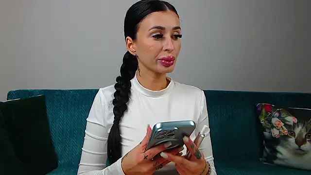 Snapshot of SaraDaisy chatting on February 4, 2026, 5:52 pm SaraDaisy online show from February 4, 2026, 5:52 pm