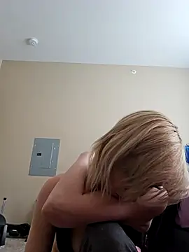 AmethystFoxx online show from March 27, 2026, 5:14 pm