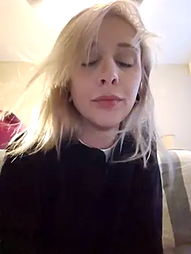 AmethystFoxx online show from December 3, 2025, 9:58 pm