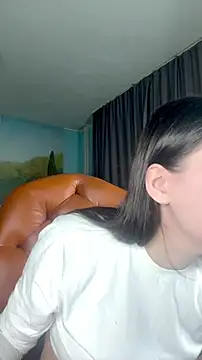 Snapshot of NinaVI chatting on February 23, 2025, 5:29 pm NinaVI online show from February 23, 2025, 5:29 pm