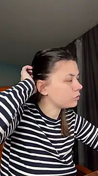 Snapshot of NinaVI chatting on February 2, 2025, 5:58 pm NinaVI online show from February 2, 2025, 5:58 pm