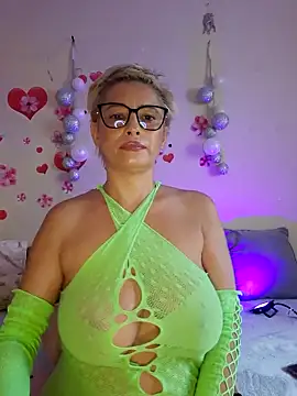 Snapshot of BellaBellaHot chatting on September 27, 2025, 9:48 am BellaBellaHot online show from September 27, 2025, 9:48 am