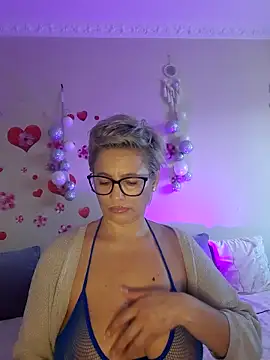 Snapshot of BellaBellaHot chatting on November 25, 2025, 12:49 pm BellaBellaHot online show from November 25, 2025, 12:49 pm