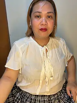 Snapshot of Sweet_asian_kylie chatting on May 6, 2026, 4:33 pm Sweet asian kylie online show from May 6, 2026, 4:33 pm