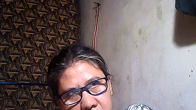 Snapshot of sweetsosie18 chatting on July 6, 2026, 10:33 am sweetsosie18 online show from July 6, 2026, 10:33 am