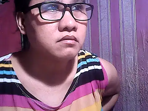 sweetsosie18 online show from October 31, 2025, 8:55 am