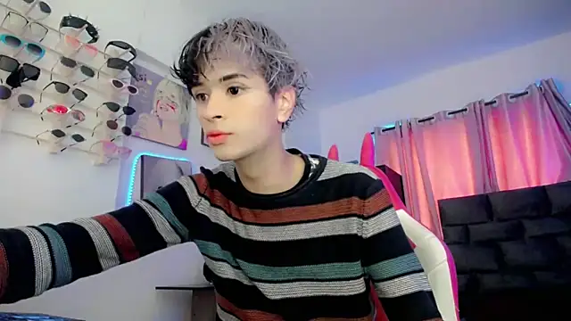 Snapshot of Sweet_Jack1 chatting on March 7, 2025, 2:45 pm Sweet Jack1 online show from March 7, 2025, 2:45 pm