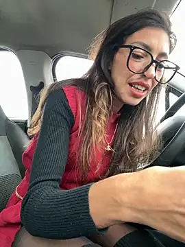 amanilouve online show from December 16, 2025, 9:46 am