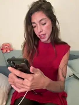 amanilouve online show from October 22, 2025, 5:23 pm