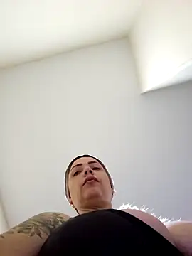 natalygolden69 online show from April 13, 2026, 12:42 pm