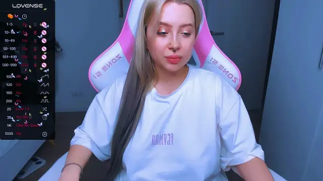 MonaLauu online show from January 29, 2025, 5:35 pm