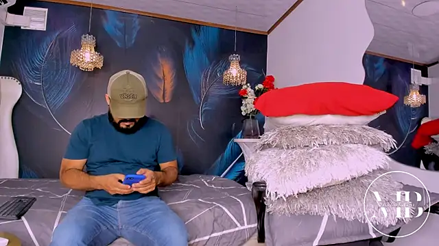 Snapshot of MichaelBear_ chatting on February 28, 2026, 12:05 pm MichaelBear online show from February 28, 2026, 12:05 pm