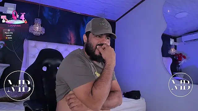 Snapshot of MichaelBear_ chatting on February 5, 2026, 1:40 pm MichaelBear online show from February 5, 2026, 1:40 pm