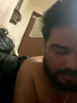 Snapshot of MichaelBear_ chatting on December 19, 2025, 9:17 pm MichaelBear online show from December 19, 2025, 9:17 pm