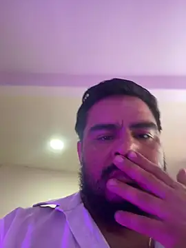 Snapshot of MichaelBear_ chatting on January 9, 2026, 6:15 pm MichaelBear online show from January 9, 2026, 6:15 pm