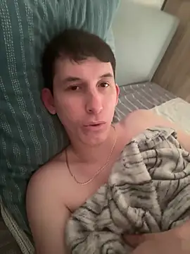alex2p12 online show from June 16, 2026, 5:40 am