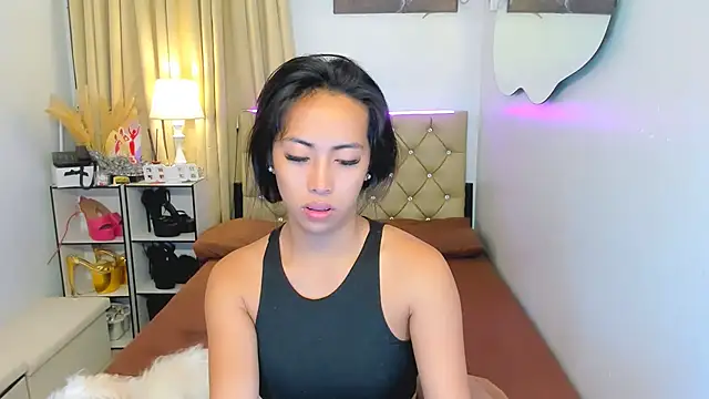 reighnempress online show from March 14, 2025, 1:05 am