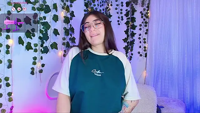 Snapshot of Samii_Evans chatting on October 18, 2025, 11:51 pm Samii Evans online show from October 18, 2025, 11:51 pm