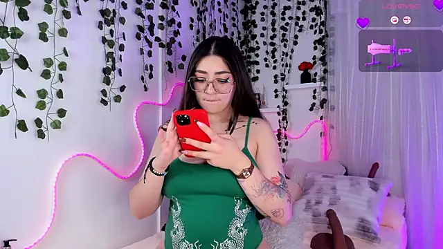 Snapshot of Samii_Evans chatting on May 6, 2026, 4:38 am Samii Evans online show from May 6, 2026, 4:38 am