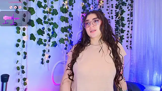 Snapshot of Samii_Evans chatting on November 28, 2025, 7:41 am Samii Evans online show from November 28, 2025, 7:41 am