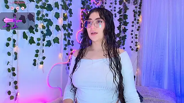 Snapshot of Samii_Evans chatting on November 5, 2025, 2:36 am Samii Evans online show from November 5, 2025, 2:36 am