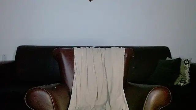 Snapshot of Linda1975 chatting on February 26, 2026, 10:54 pm Linda1975 online show from February 26, 2026, 10:54 pm