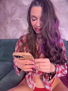 Snapshot of Emma_Catt chatting on May 4, 2026, 3:32 am Emma Catt online show from May 4, 2026, 3:32 am