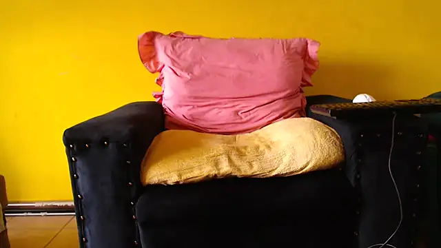 Snapshot of zuluboyxx chatting on October 29, 2025, 6:34 am zuluboyxx online show from October 29, 2025, 6:34 am