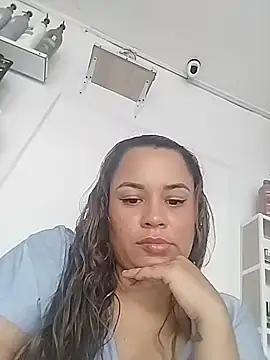 Snapshot of LINDAHALLS chatting on July 1, 2026, 4:51 pm LINDAHALLS online show from July 1, 2026, 4:51 pm