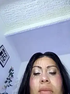 Tania mature online show from March 25, 2026, 5:45 pm