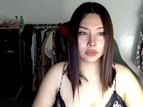 Snapshot of urqueendominant chatting on March 11, 2025, 12:44 am urqueendominant online show from March 11, 2025, 12:44 am