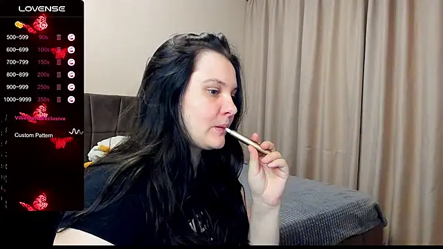 AlanaBrox online show from October 31, 2025, 3:19 pm