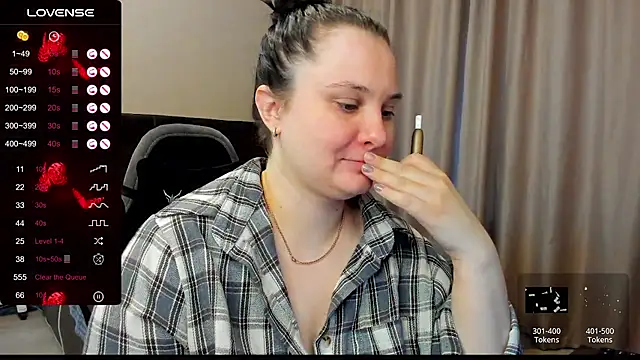 AlanaBrox online show from November 17, 2025, 11:47 am