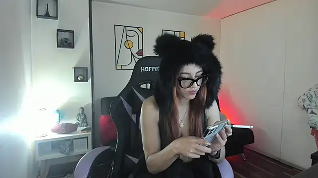 Snapshot of kay_marie chatting on October 19, 2025, 9:28 pm kay marie online show from October 19, 2025, 9:28 pm