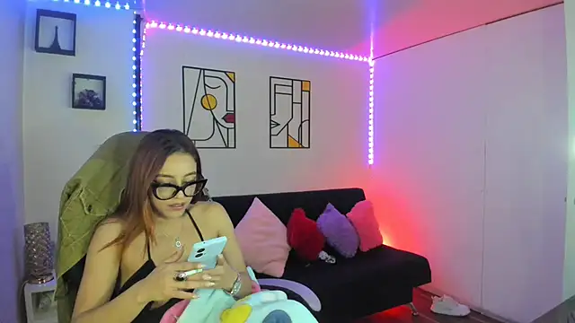 Snapshot of kay_marie chatting on February 10, 2025, 12:19 am kay marie online show from February 10, 2025, 12:19 am