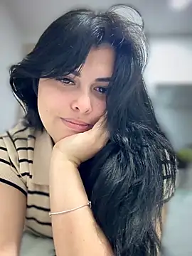 Snapshot of Alyaa_s chatting on October 10, 2025, 1:28 am Alyaa s online show from October 10, 2025, 1:28 am