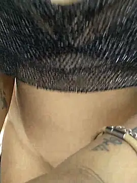 sasha hot98 online show from November 16, 2025, 8:35 pm