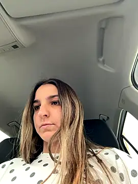 Snapshot of DoriDeluxe66 chatting on November 18, 2025, 10:18 am DoriDeluxe66 online show from November 18, 2025, 10:18 am