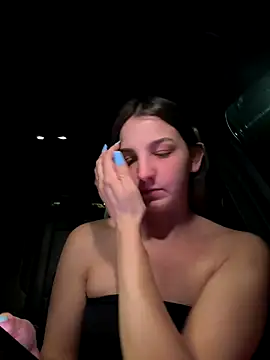 Snapshot of DoriDeluxe66 chatting on October 17, 2025, 10:44 pm DoriDeluxe66 online show from October 17, 2025, 10:44 pm