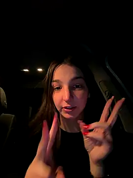 Snapshot of DoriDeluxe66 chatting on November 21, 2025, 10:31 pm DoriDeluxe66 online show from November 21, 2025, 10:31 pm