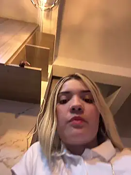 Snapshot of Sarita-candy chatting on January 25, 2025, 12:48 am Sarita-candy online show from January 25, 2025, 12:48 am