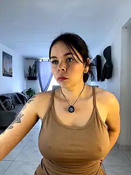 carolina16love online show from October 5, 2025, 8:54 pm