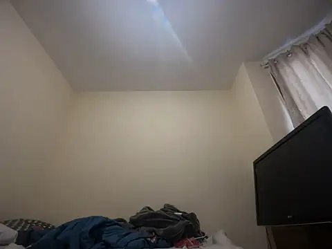 CuzzyB69 online show from February 22, 2025, 4:51 pm