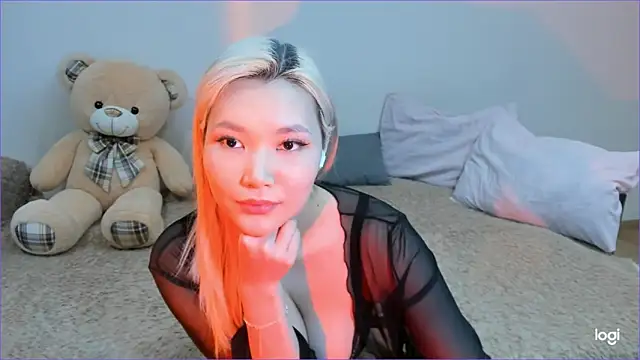 Amelie Di online show from March 19, 2026, 3:01 pm