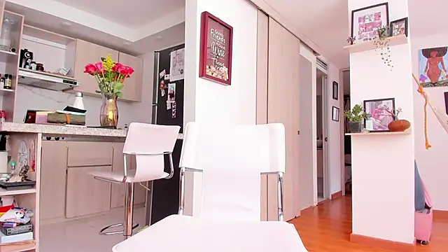 Snapshot of karlye_5 chatting on November 20, 2025, 2:07 pm karlye 5 online show from November 20, 2025, 2:07 pm